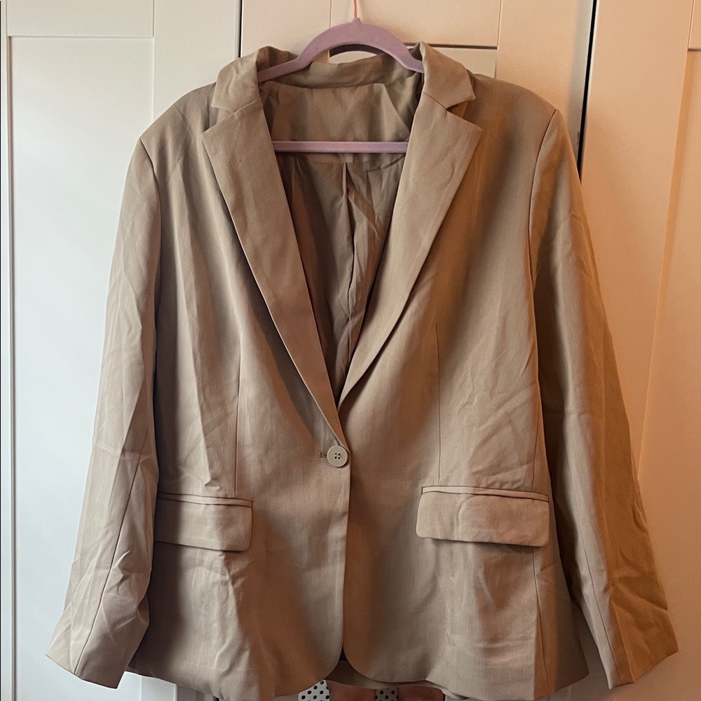 Classic Tan Women's Blazer